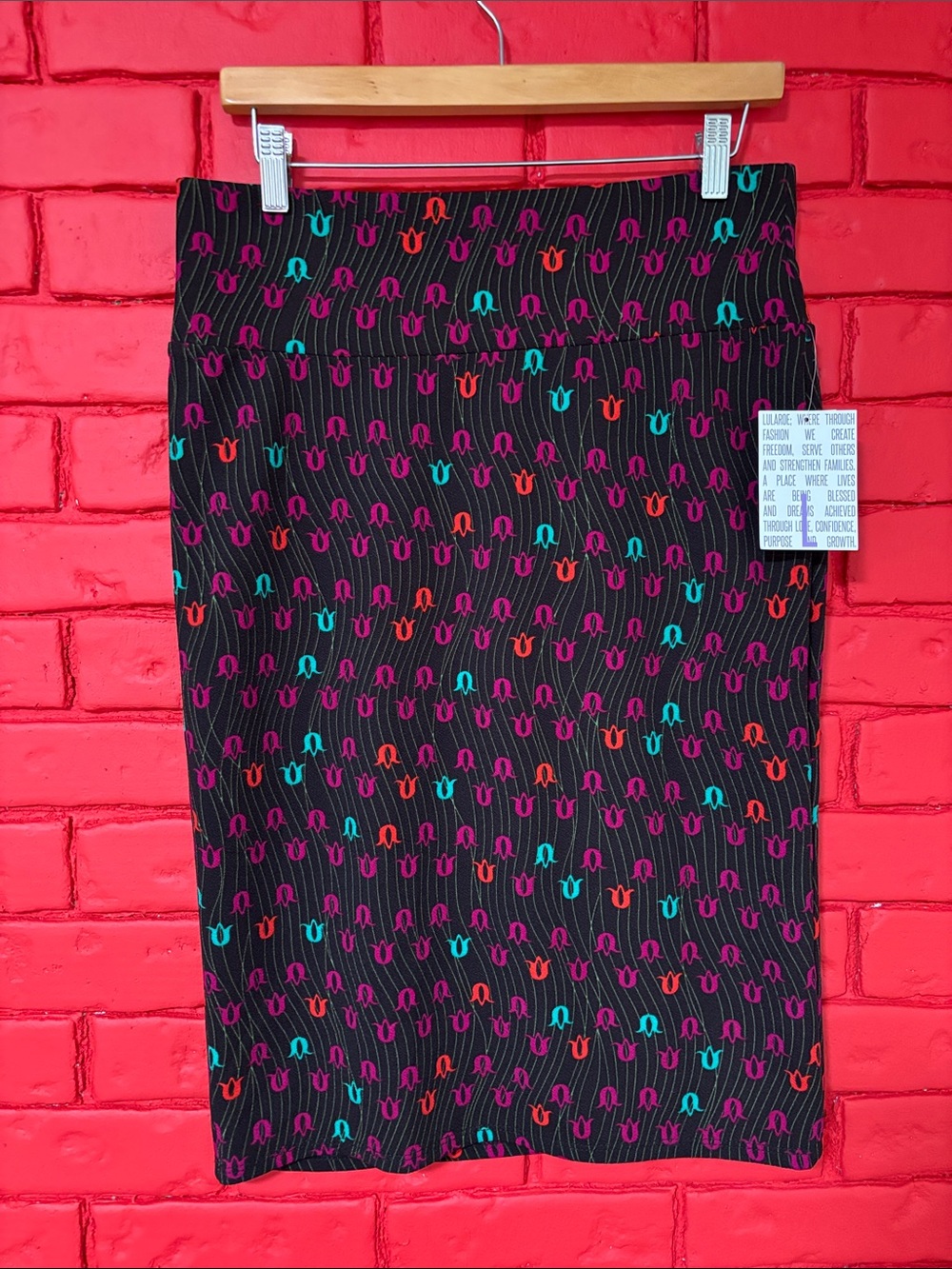 LuLaRoe Cassie pencil skirt L black w/ pattern